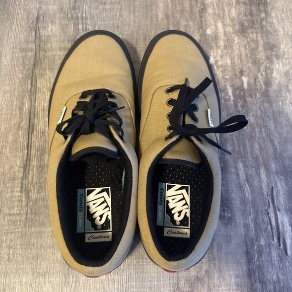 Vans Men’s Tan Canvas Low-Top Sneakers with Black Soles main image 7